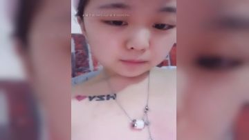 0后嫩妹和小男友啪啪大秀，跳蛋塞逼震动口口上位骑乘抽插浴室洗澡，很是诱惑喜欢不要错过第05集