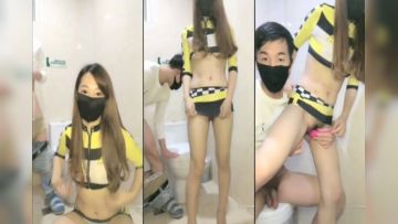 骚气口罩少妇夜晚户外秀 路边撩起裙子跳蛋拉扯再到厕所马桶上骑坐 很是诱惑不要错过