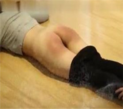 屁股被打的通红 mp4