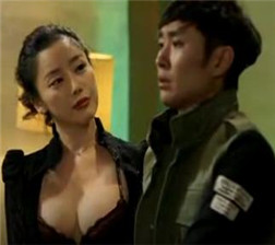 猥琐男子抵挡不住女神诱惑 mp4