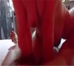 美女帮男友打手枪 mp4