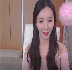 低胸最后还是要褪去 mp4