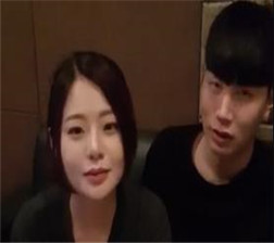 两人一起直播大秀表演1 mp4