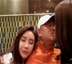 韩国猥琐土豪和美女直播互动03 mkv