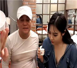 韩国猥琐土豪和美女直播互动05 FLV