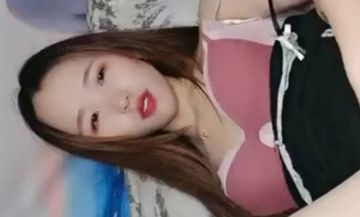 炮击后入勐插新人红唇小姐姐，翘起大屁股快档抽插，观众想看美女喷水，正入进进出出，边揉捏奶子娇喘呻吟