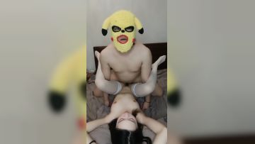 极品美少妇,气质不错,独居下海紫薇,粗长道具插入紫薇,口味真大