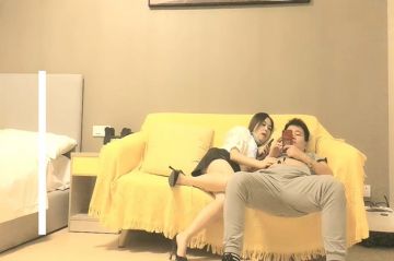 黑色皮裙少妇啪啪，上位骑乘后入抽插大力勐操