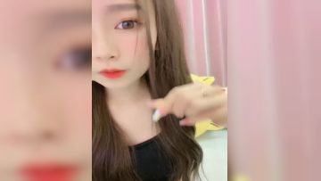 水灵灵的大眼睛极品女神，躺下露出粉嫩大胸部超近景特写蝴蝶粉穴干净诱人多汁第02集