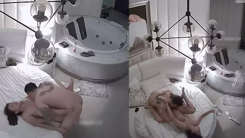 【酒店监控】白皙性感的漂亮美女和自称很厉害的大叔酒店约啪,说：我要,不许射啊,才18分钟,还吹牛1个小时_男说我怕你挺不住!