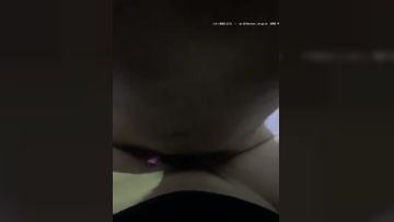 圆润大屁股肉肉身材少妇居家夫妻啪啪，掰穴特写翘起肥臀后入抽插勐操