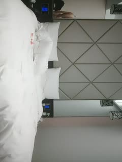 2021_12_4，返场极品学妹，【 干净利速】，中场换套，首创新姿势，拎起来啪啪，清纯校园女神。今夜注定终身难忘