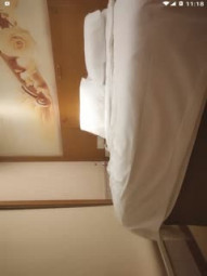 【小马寻花】，足浴店重金忽悠小妹妹下海，酒店开房啪啪，娇羞清纯，胴体诱人，角度专业激情四射