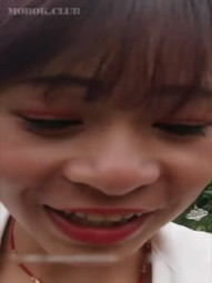 云南壮族短发美少妇,异域风情,毛毛浓密,插入粗长大黑牛把臊茓撑得老大