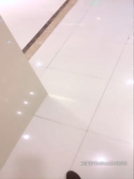 很有女人味的美腿御姐身材一级棒，胆子太大了，夜晚马路上随便找个摩的司机就开房，丝袜美腿破个洞插爽射丝袜上 (1)