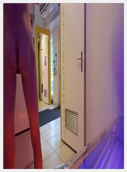 假阳具他妈的在日光浴室！