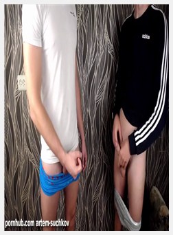 两个家伙在chaturbate上自慰