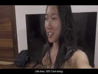 清纯妩媚的年轻小姐姐上演超魅惑自慰表演--