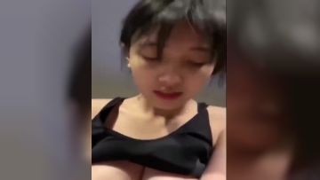 大奶女友 在家上位全自动 白虎鲍鱼 特别是这对浑圆大大奶子超爱