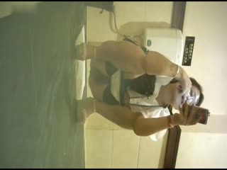 埃菲尔19岁H杯炸奶美女和屋顶中出的SEX