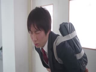 小恶魔挑衅美少女