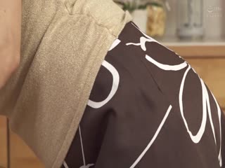 在姐姐回来之前一直玩弄乳头 东条夏