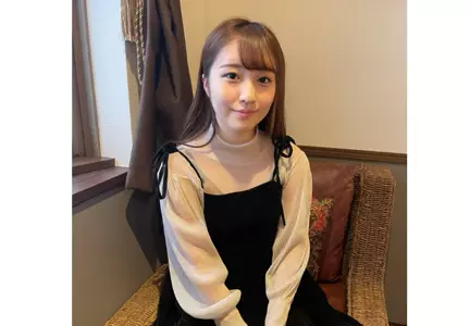 FC2-PPV-4057628 未来ちゃん、あそこが丸见えで照れちゃいました！